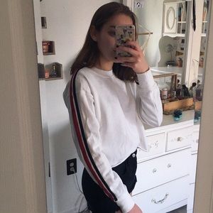 SOLD ⭐️White Striped Sweatshirt